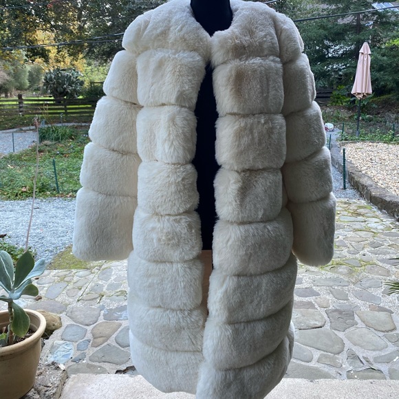 SOLD- Ivory Winter Fur Coat - Picture 11 of 11